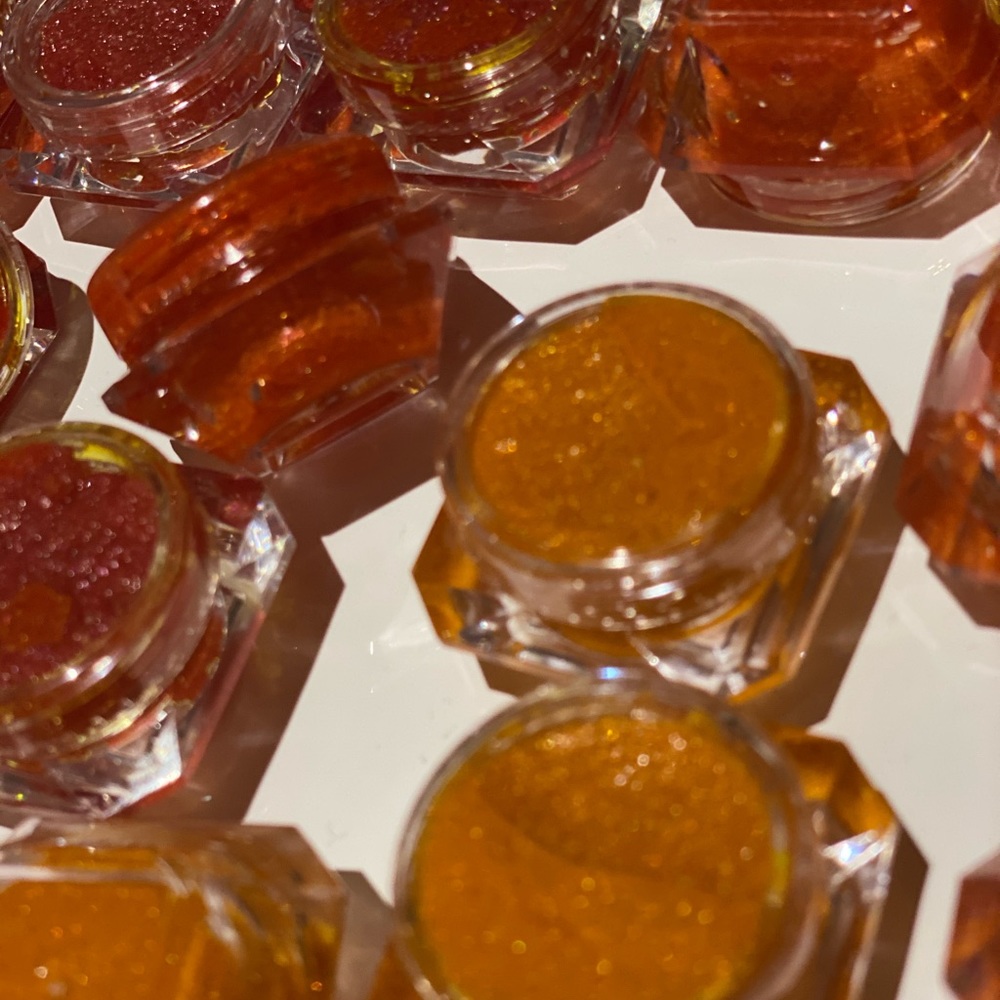 All natural, lip balm created to lighten lips - Picture 2 of 5